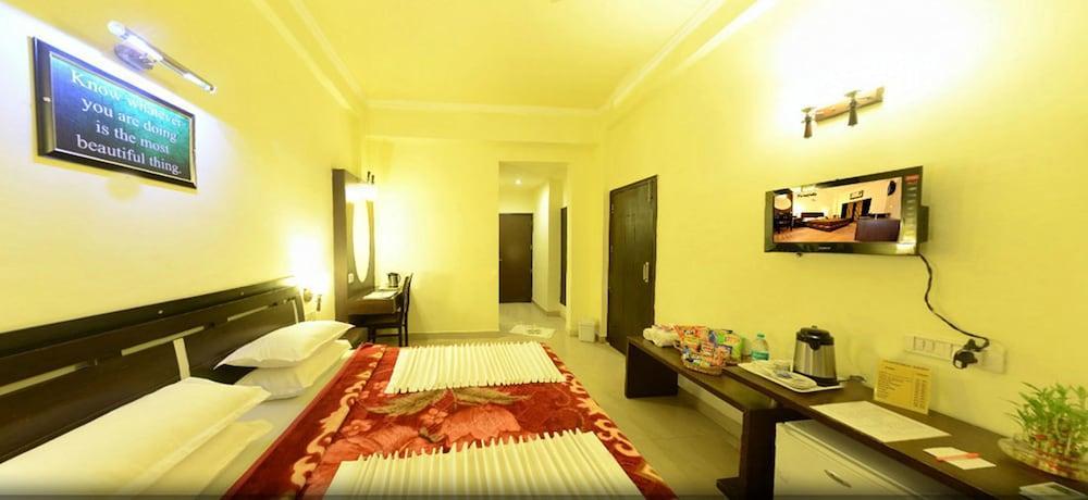 Hotel Hong Kong Inn Amritsar Exterior foto