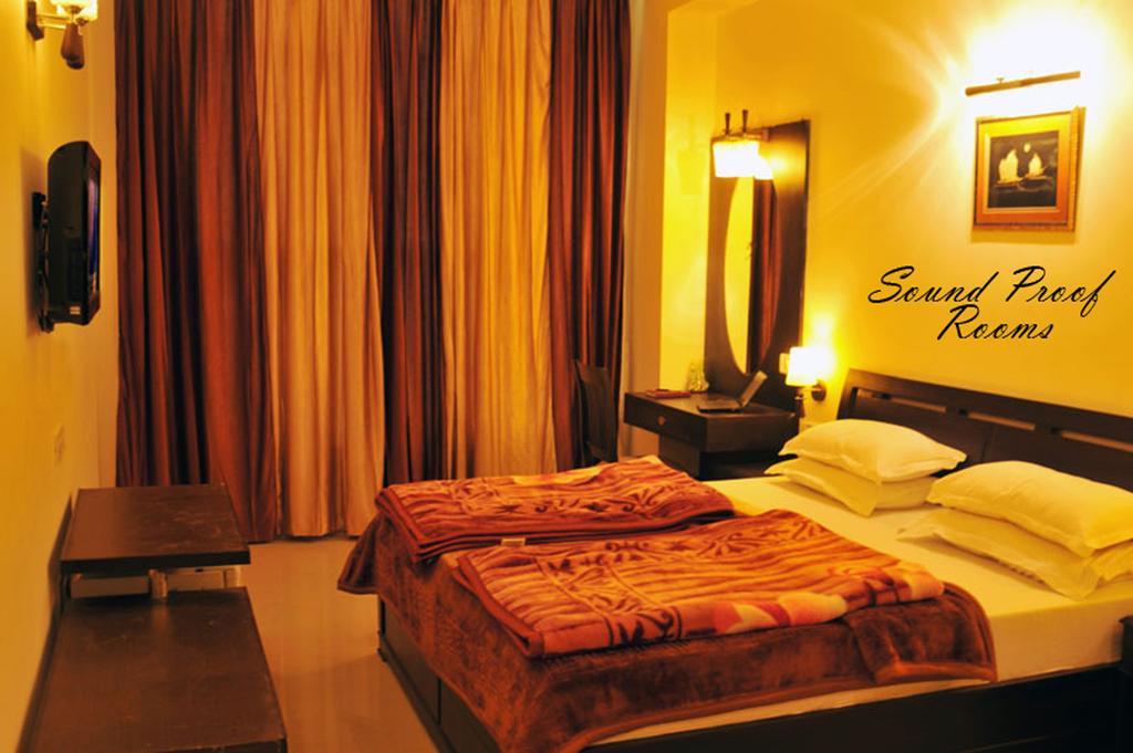 Hotel Hong Kong Inn Amritsar Exterior foto