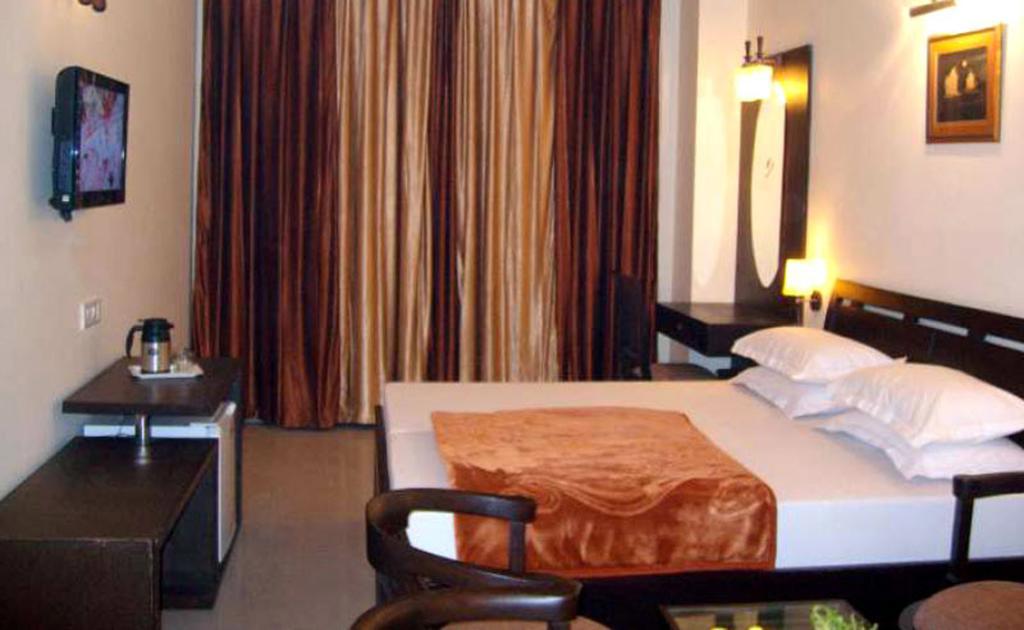 Hotel Hong Kong Inn Amritsar Habitación foto