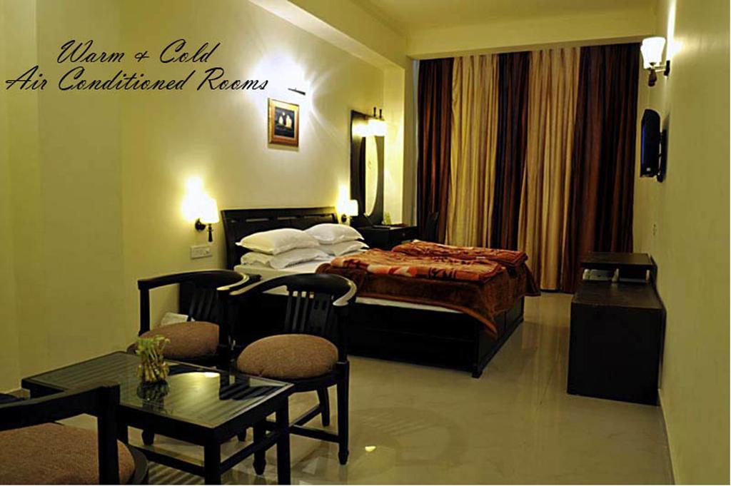 Hotel Hong Kong Inn Amritsar Habitación foto